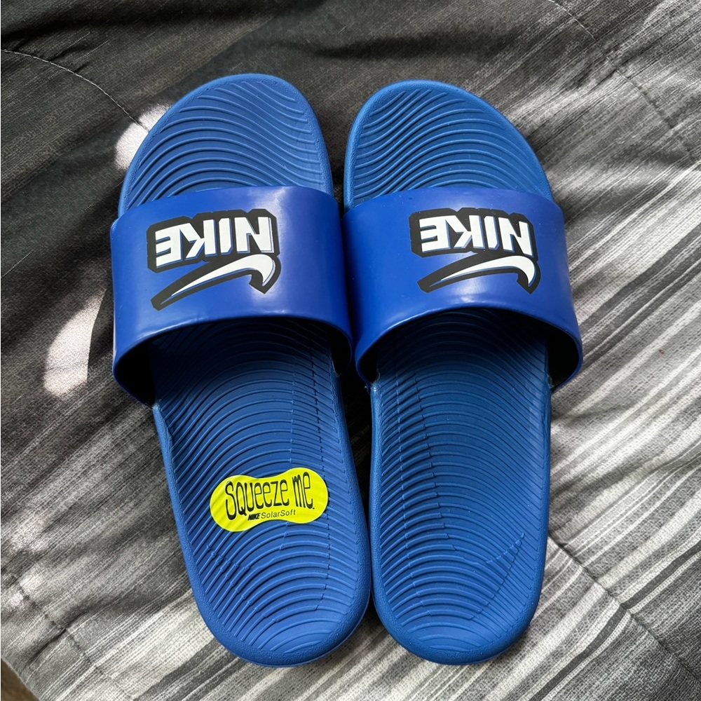 Nike slides size 7Y - Picture 3 of 4